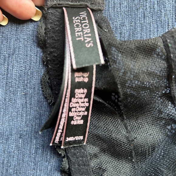 50% off original listed price Victoria secrets push up bra - Picture 3 of 3